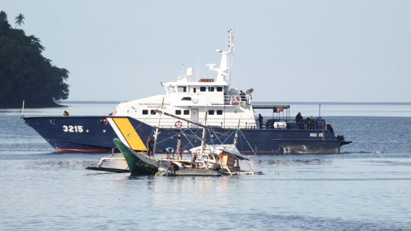Kapal Pencuri Ikan Asal Filipina Ditangkap Di Perairan Sulawesi
