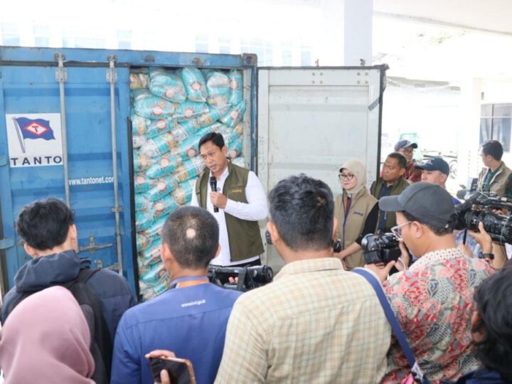 Persiapan Nataru, Bulog Kirim 48.000 Kg Beras Premium Ke Batam
