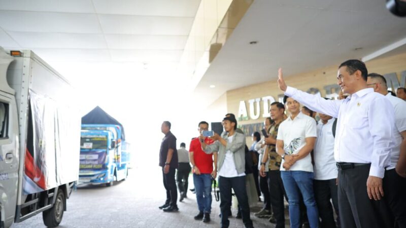 Mentan Kembali Lepas 153 Truk Bantuan Banjir Sumatera Senilai Rp10 Miliar