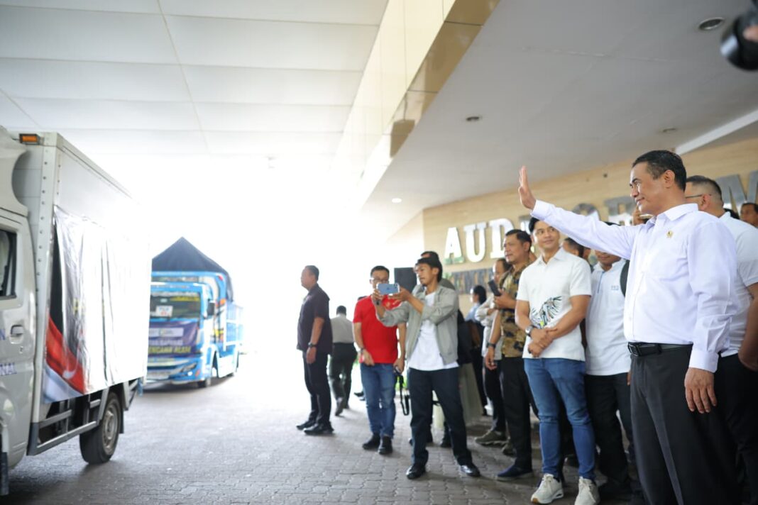 Mentan Kembali Lepas 153 Truk Bantuan Banjir Sumatera Senilai Rp10 Miliar