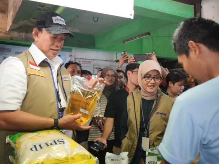 Dirut BULOG Sidak Pasar-pasar Di Jakarta, Pastikan Ketersediaan Minyakita Aman